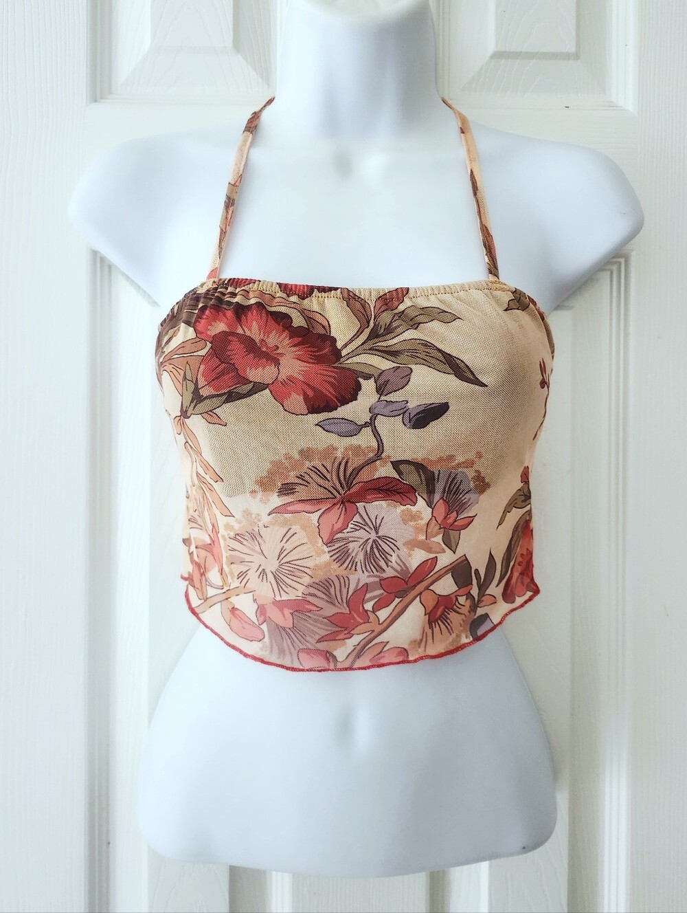 SHEIN Beige Floral Halter Crop Top with Red Accents